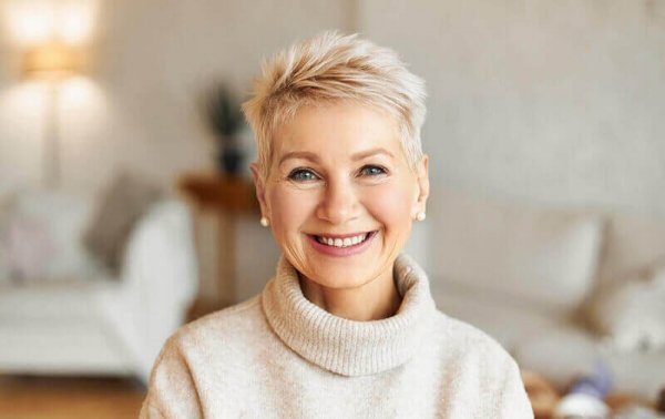 Sintomas da Menopausa,  tipos de tratamento e quando está indicada a reposição hormonal